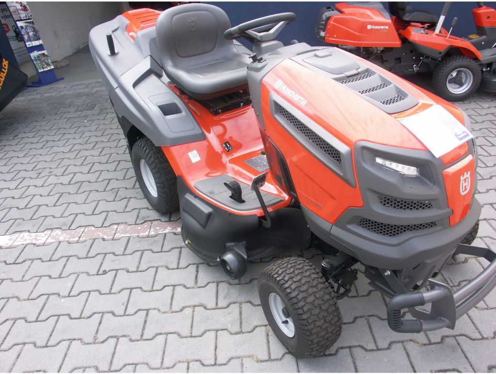 Садовые мини-тракторы Husqvarna являются лучшими помощниками в саду на протяжении всего года Каковы особенности моделей TC 138 и TC 130 Каким образом возможно использование мини-тракторов зимой