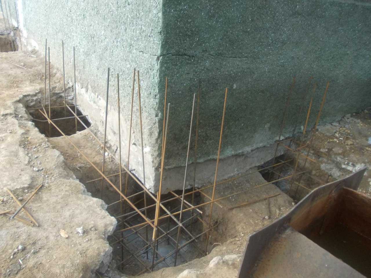 Укрепляем фундамент старого деревянного дома